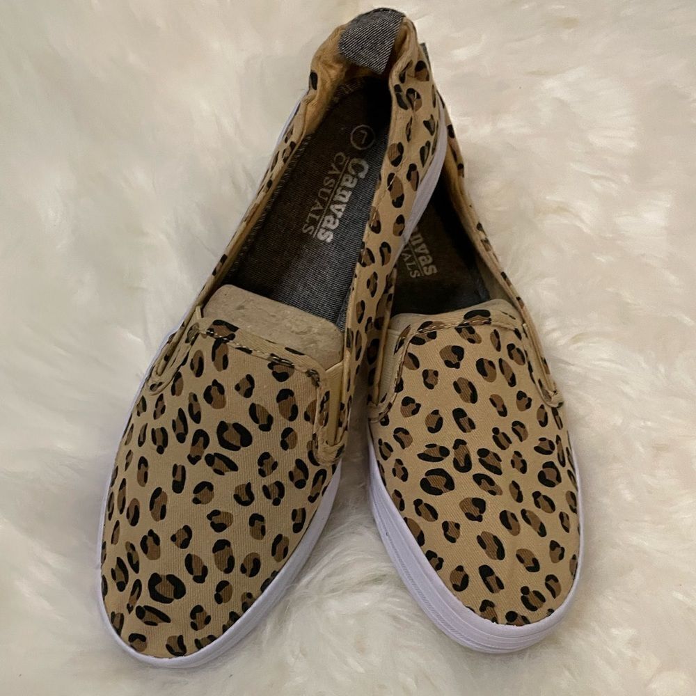 Leopard Print Slip-On Shoes, Size 7